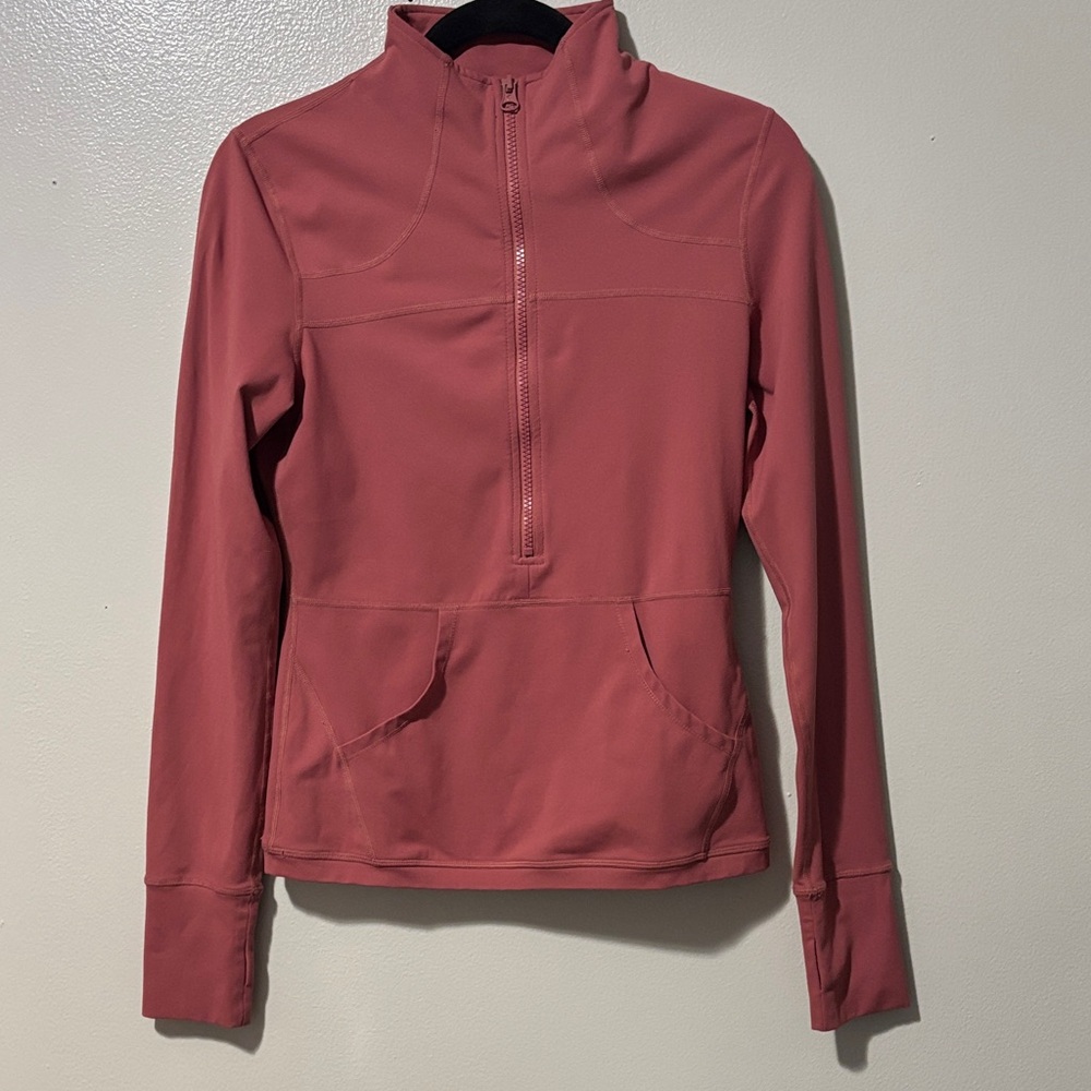 ZYIA Active Clay/red Pullover with front pockets and thumb holes